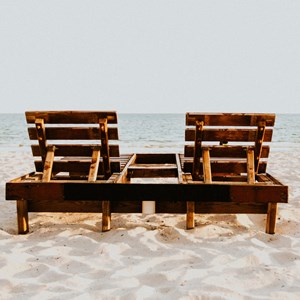 solstole på en strand